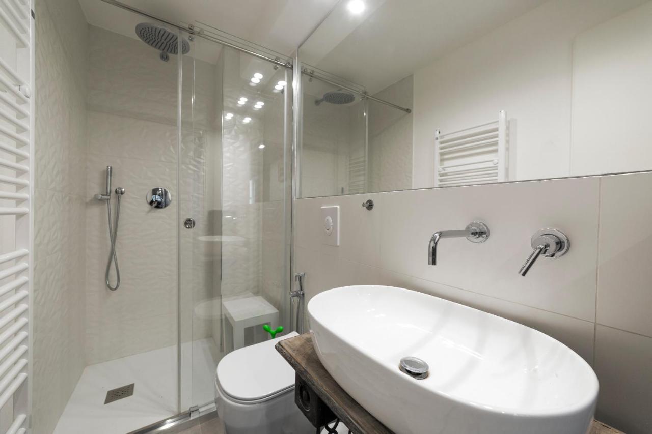 Апартаменты La Pampa New & Fully Refurbished Apt Милан Экстерьер фото